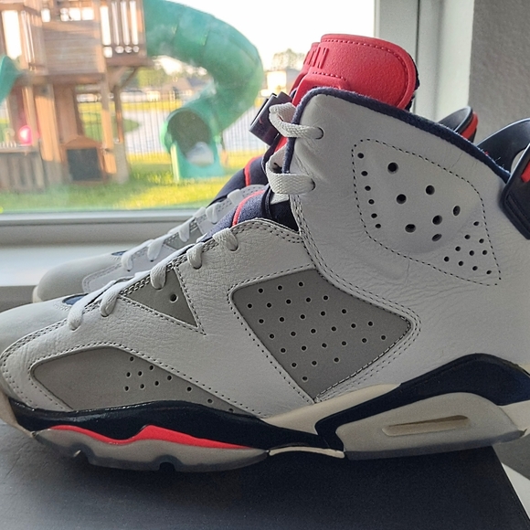 *SOLD* Jordan Retro 6 (Tinker) - Picture 4 of 7